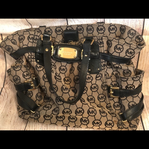 Michael Kors Handbags - Micheal Kors Handbag